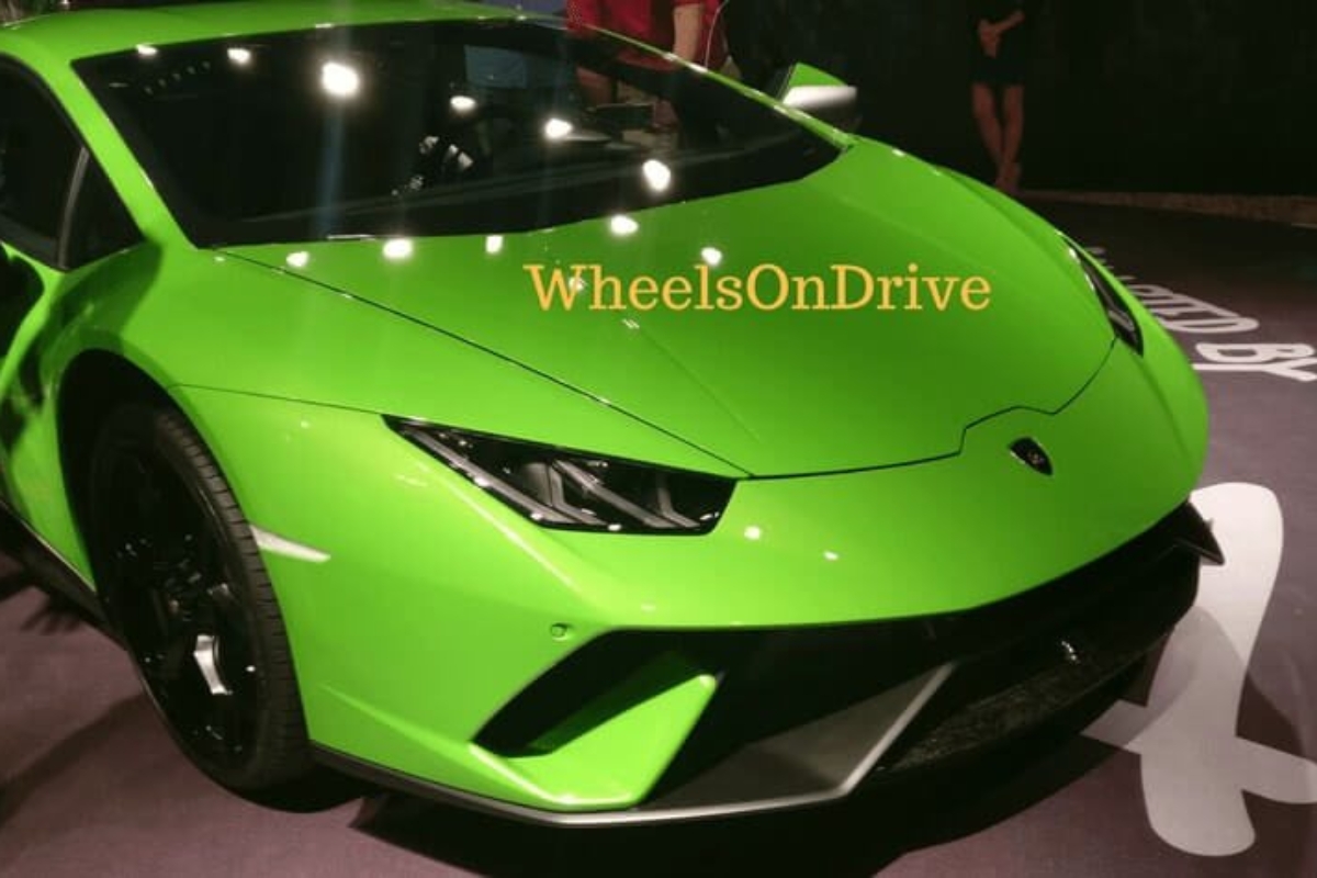 Lamborghini Huracan Performante image 2