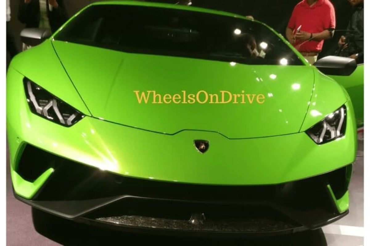 Lamborghini Huracan Performante image 3