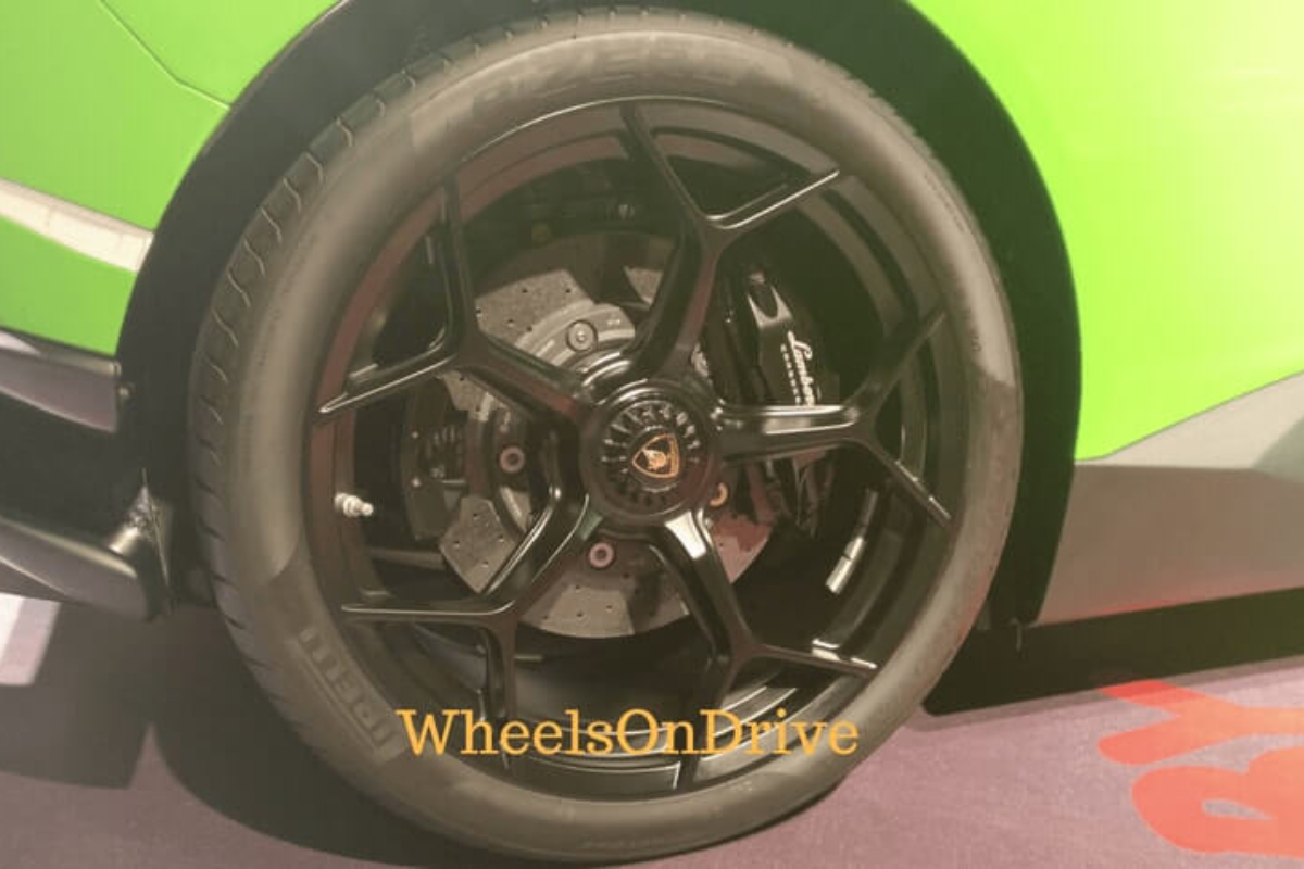 Lamborghini Huracan Performante pics 14