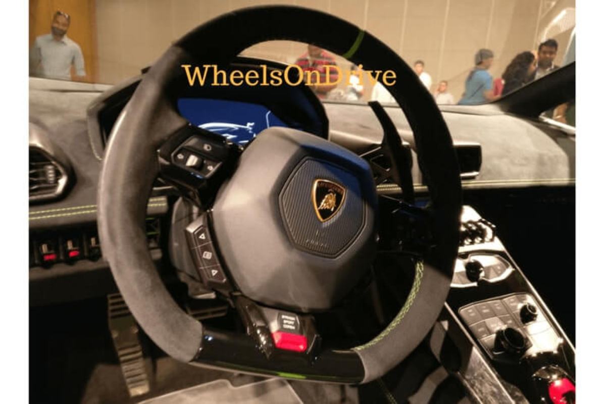 Lamborghini Huracan Performante pics 5